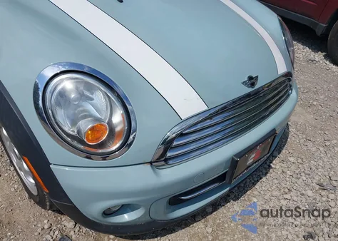 2013 Mini Hardtop Cooper из США, поврежденный, VIN WMWSU3C50DT689867